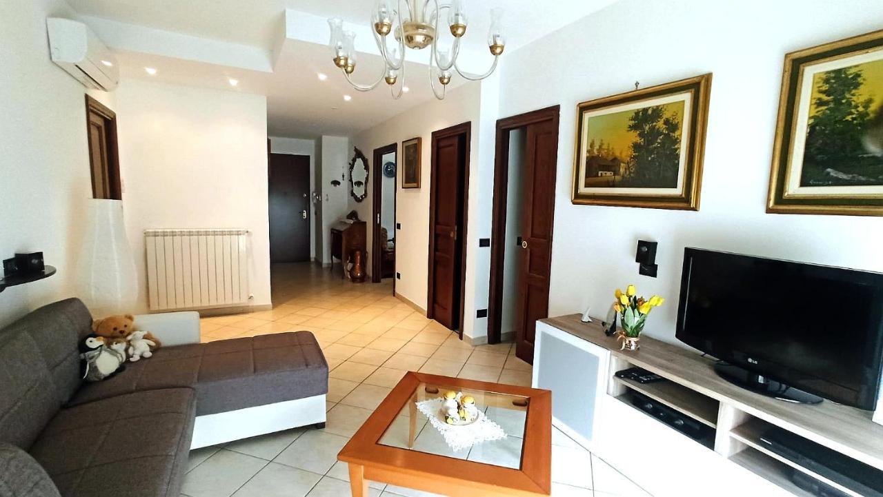 Il Tulipano Apartment San Bartolomeo Al Mare Exterior photo